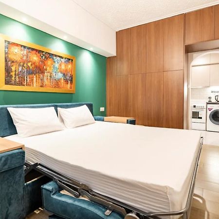 Cute Tiny Apartment In The Heart Of Flisvos Atenas Exterior foto