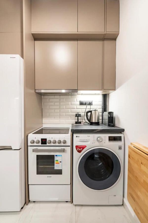 Cute Tiny Apartment In The Heart Of Flisvos Atenas Exterior foto
