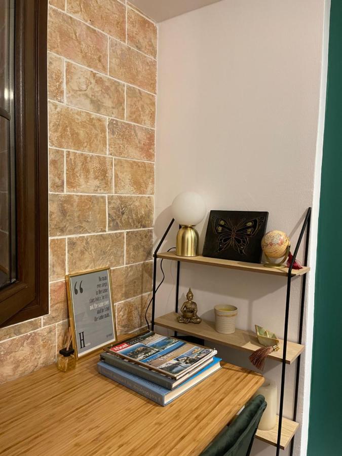 Cute Tiny Apartment In The Heart Of Flisvos Atenas Exterior foto