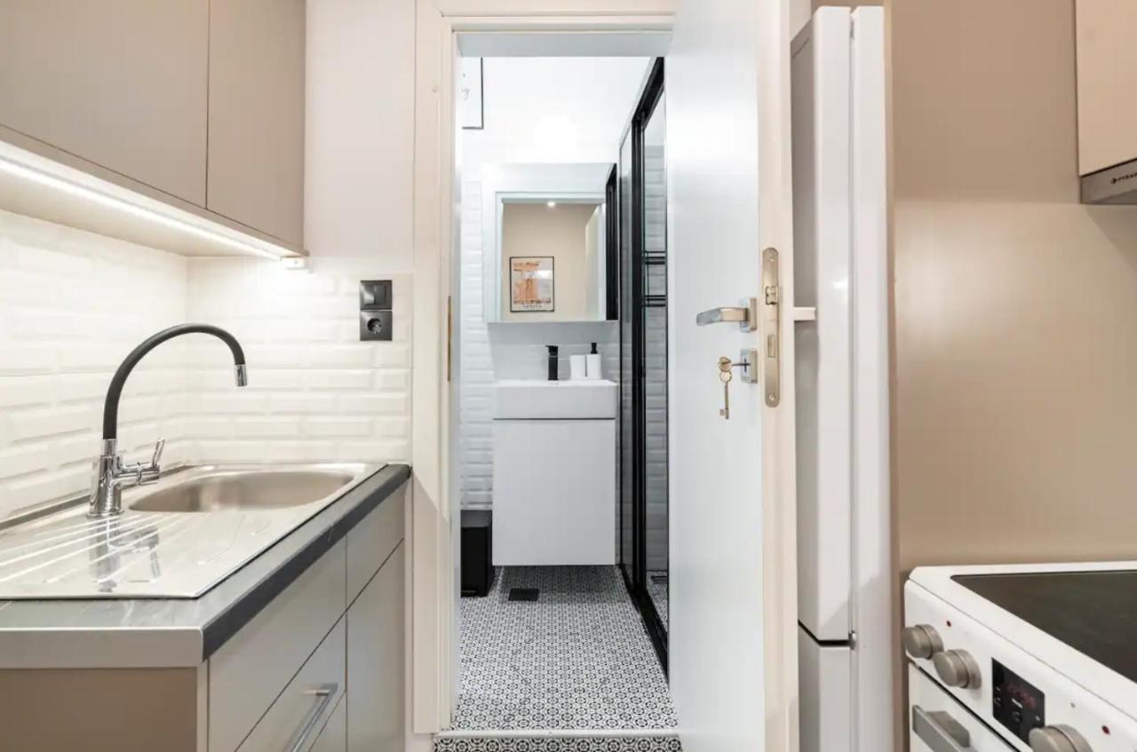 Cute Tiny Apartment In The Heart Of Flisvos Atenas Exterior foto